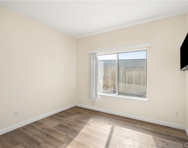 690 Canterbury Circle - Photo Thumbnail 17