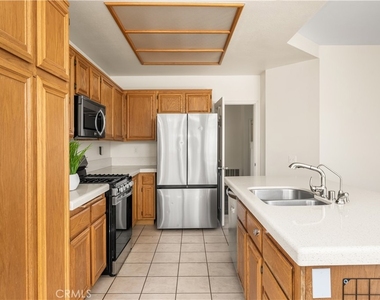 690 Canterbury Circle - Photo Thumbnail 14