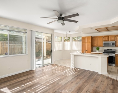 690 Canterbury Circle - Photo Thumbnail 8