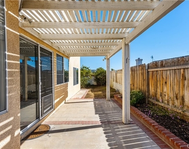 690 Canterbury Circle - Photo Thumbnail 32
