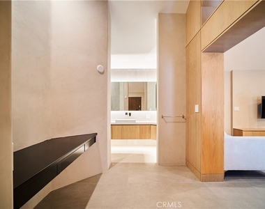 1119 Crestview Drive - Photo Thumbnail 7