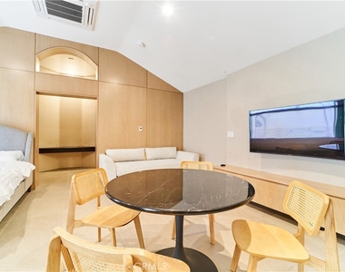 1119 Crestview Drive - Photo Thumbnail 20