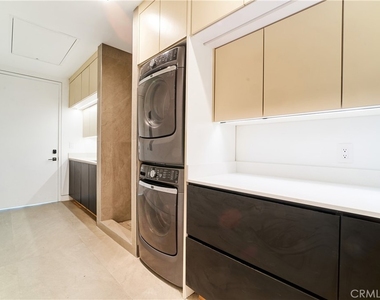 1119 Crestview Drive - Photo Thumbnail 22