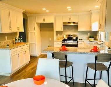 17156 Millbrook - Photo Thumbnail 6