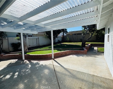 5140 E Los Flores - Photo Thumbnail 21
