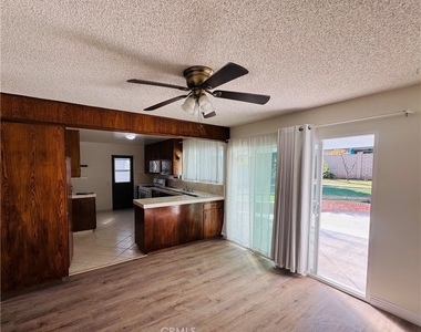 5140 E Los Flores - Photo Thumbnail 12