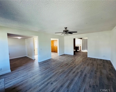 5140 E Los Flores - Photo Thumbnail 8