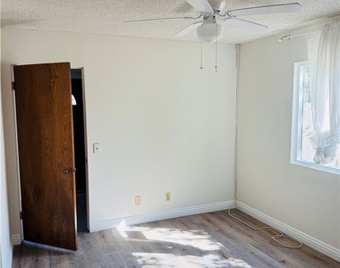 5140 E Los Flores - Photo Thumbnail 10