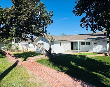 5140 E Los Flores - Photo Thumbnail 1