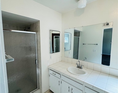 5140 E Los Flores - Photo Thumbnail 20