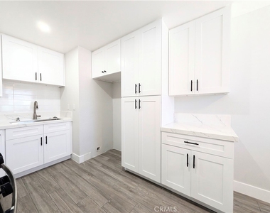 402 13th Street - Photo Thumbnail 3