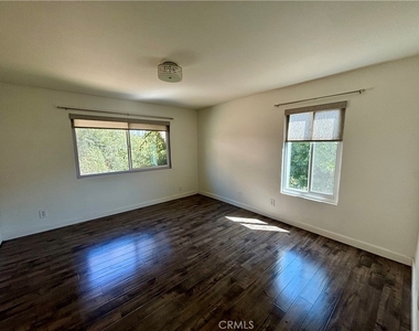 5036 Echo Street - Photo Thumbnail 7