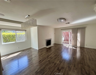 5036 Echo Street - Photo Thumbnail 2