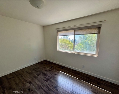 5036 Echo Street - Photo Thumbnail 8
