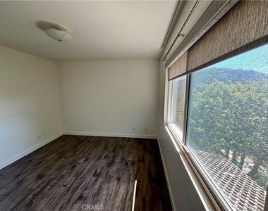 5036 Echo Street - Photo Thumbnail 9