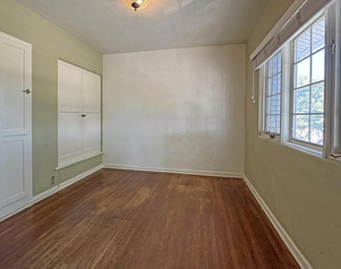1615 1/2 E Washington Boulevard - Photo Thumbnail 16