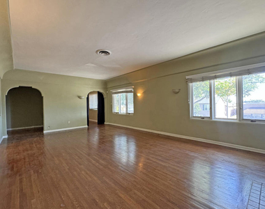1615 1/2 E Washington Boulevard - Photo Thumbnail 5