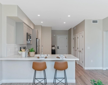 111 N Madison Avenue - Photo Thumbnail 8