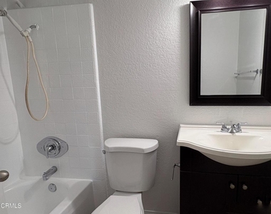 1811 Ewing Court - Photo Thumbnail 30