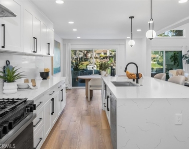 22526 Lake Forest Lane - Photo Thumbnail 8