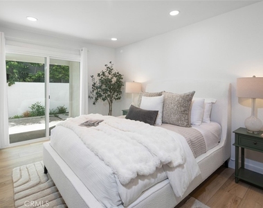 22526 Lake Forest Lane - Photo Thumbnail 13