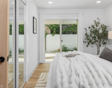 22526 Lake Forest Lane - Photo Thumbnail 14