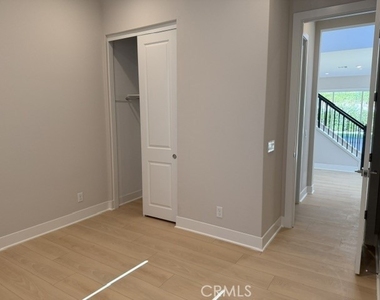 130 Sierra Madre - Photo Thumbnail 11