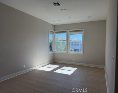 130 Sierra Madre - Photo Thumbnail 12