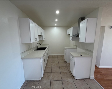 737 E 5th - Photo Thumbnail 6