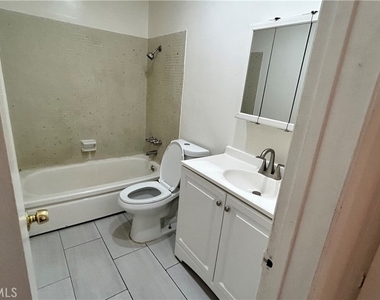 737 E 5th - Photo Thumbnail 8