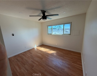 737 E 5th - Photo Thumbnail 14