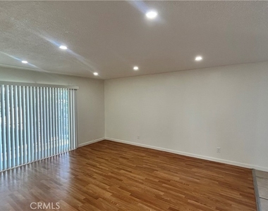 737 E 5th - Photo Thumbnail 10