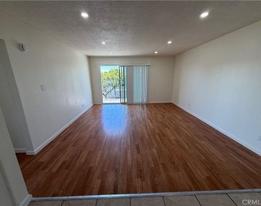 737 E 5th - Photo Thumbnail 12