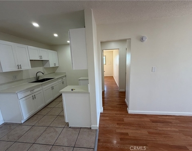 737 E 5th - Photo Thumbnail 13
