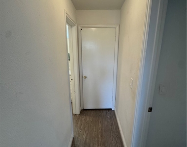 34041 Malaga - Photo Thumbnail 7