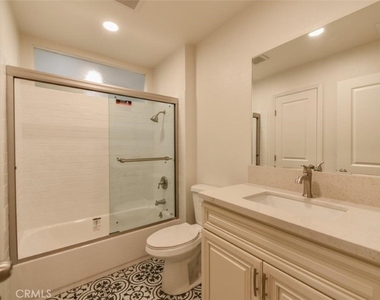 17562 Manchester Ave - Photo Thumbnail 7