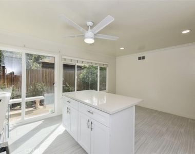 17562 Manchester Ave - Photo Thumbnail 4