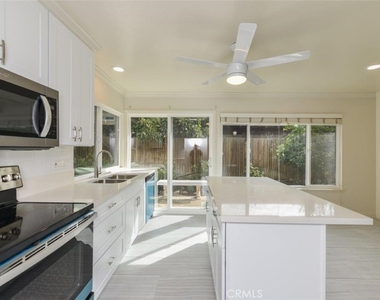 17562 Manchester Ave - Photo Thumbnail 2