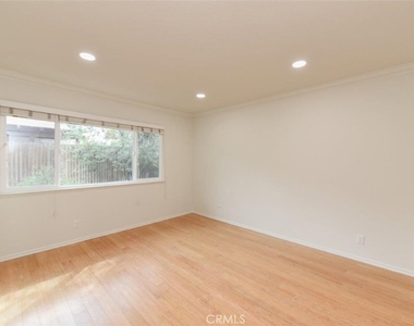 17562 Manchester Ave - Photo Thumbnail 14