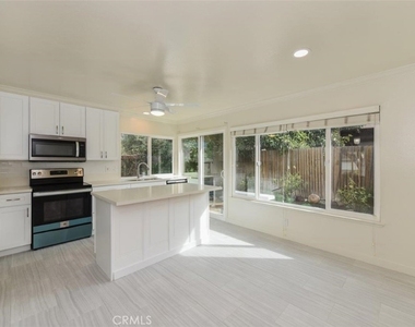 17562 Manchester Ave - Photo Thumbnail 1