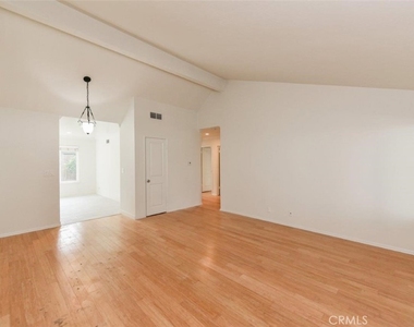 17562 Manchester Ave - Photo Thumbnail 10
