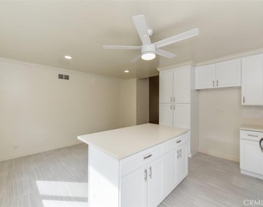 17562 Manchester Ave - Photo Thumbnail 3