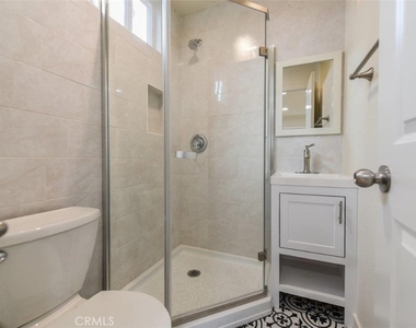 17562 Manchester Ave - Photo Thumbnail 8