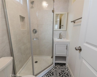17562 Manchester Ave - Photo Thumbnail 17