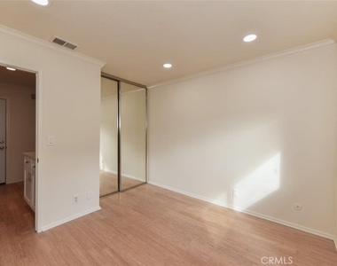 17562 Manchester Ave - Photo Thumbnail 13