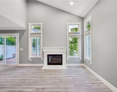 13595 Banyon - Photo Thumbnail 6