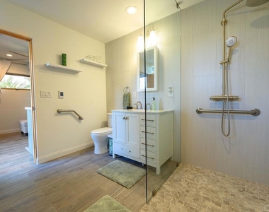 1300 Belleview - Photo Thumbnail 11