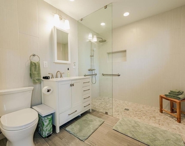 1300 Belleview - Photo Thumbnail 10