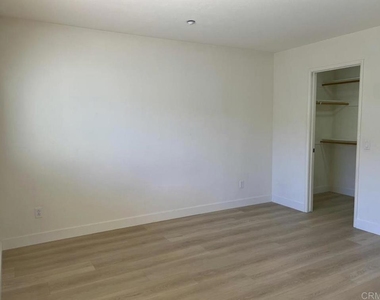 10428 Whitcomb Way - Photo Thumbnail 16