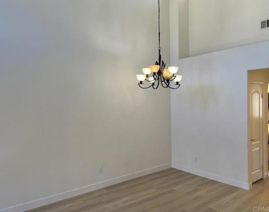 10428 Whitcomb Way - Photo Thumbnail 14
